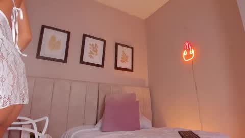 Snapshot of _alison_c chatting on 23, 10, 2025 Hii I m Alison online show from 23, 10, 2025