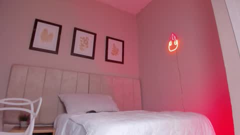 Snapshot of _alison_c chatting on 21, 11, 2025 Hii I m Alison online show from 21, 11, 2025