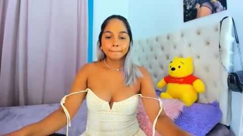 Analia online show from 1, 2, 2025