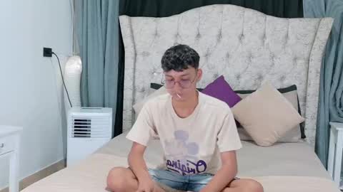 Snapshot of _andrew_williams chatting on 13, 12, 2024 Andres online show from 13, 12, 2024