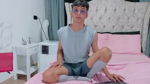 Snapshot of _andrew_williams chatting on 14, 12, 2024 Andres online show from 14, 12, 2024