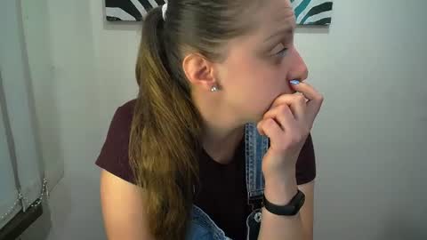 Snapshot of _annabelle_lee chatting on 29, 7, 2026 Anna online show from 29, 7, 2026