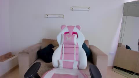    online show from 20, 12, 2025