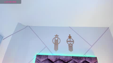 Snapshot of _aurora_collins_ chatting on 18, 12, 2025 _aurora_collins_ online show from 18, 12, 2025