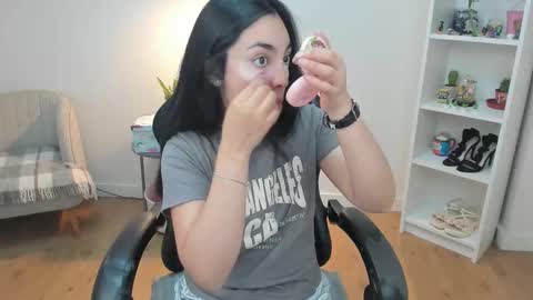 Bella Evans online show from 3, 3, 2026