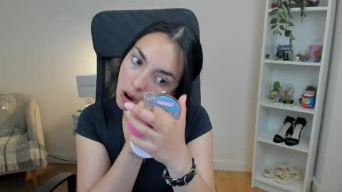 Bella Evans online show from 29, 5, 2026