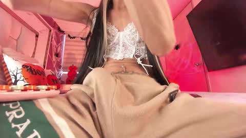 _bellaswwet_ online show from 13, 10, 2025