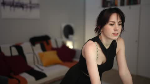 Lili online show from 4, 11, 2025