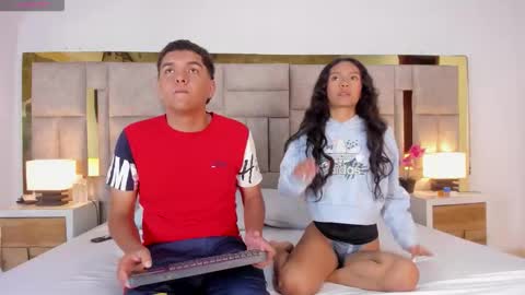 Snapshot of _bonnyandclyde chatting on 21, 12, 2025 _bonnyandclyde online show from 21, 12, 2025