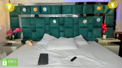 Snapshot of _bonnyandclyde chatting on 12, 1, 2026 _bonnyandclyde online show from 12, 1, 2026