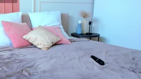 Stella online show from 10, 3, 2025