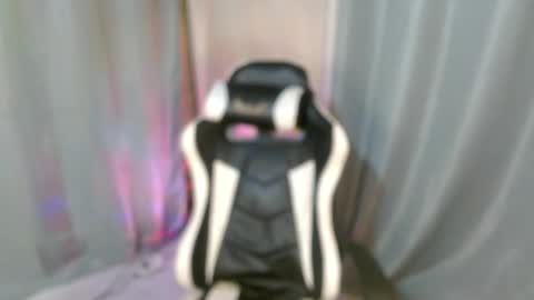 Kate flores online show from 8, 1, 2025