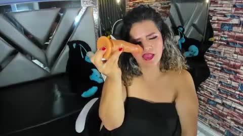 Snapshot of _casandra11 chatting on 5, 1, 2025 _casandra11 online show from 5, 1, 2025