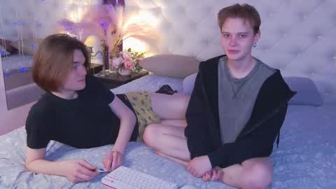 Snapshot of _cheesecake_s chatting on 2, 12, 2025 _cheesecake_s online show from 2, 12, 2025