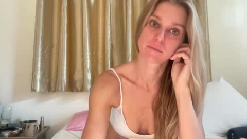 Snapshot of _chelsea___ chatting on 11, 12, 2024 Chelsea xo online show from 11, 12, 2024