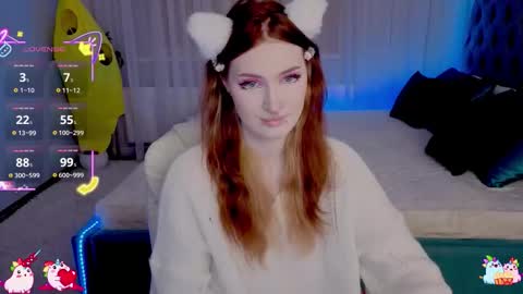 Alisa NO NUDE online show from 25, 10, 2025