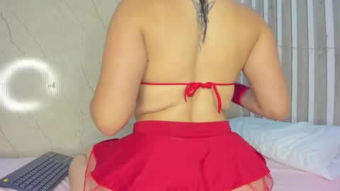 Chloe Collins online show from 25, 5, 2026