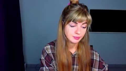 Snapshot of _comefeelme_ chatting on 29, 10, 2025 D online show from 29, 10, 2025