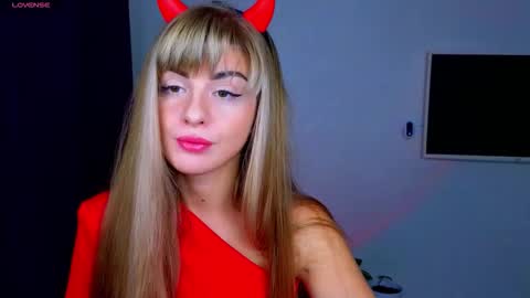 Snapshot of _comefeelme_ chatting on 1, 11, 2025 D online show from 1, 11, 2025