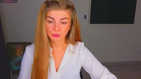 Snapshot of _comefeelme_ chatting on 7, 11, 2025 D online show from 7, 11, 2025