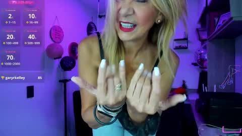  cristal ayala online show from 21, 4, 2026