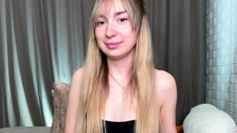 Snapshot of _crystal_moon_1 chatting on 14, 11, 2025 _crystal_moon_1 online show from 14, 11, 2025