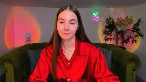 Snapshot of _cuddle_bug_ chatting on 19, 10, 2025 Erika online show from 19, 10, 2025