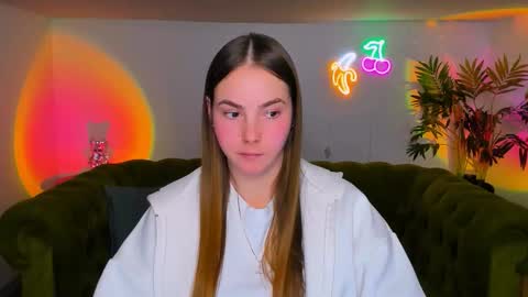 Snapshot of _cuddle_bug_ chatting on 3, 12, 2025 Erika online show from 3, 12, 2025