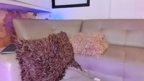 Dahiana Lincoln online show from 4, 3, 2026