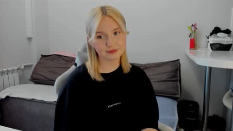 Snapshot of _dewpoint_ chatting on 13, 9, 2025 Ri online show from 13, 9, 2025