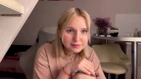 Snapshot of _dewpoint_ chatting on 4, 11, 2025 Ri online show from 4, 11, 2025