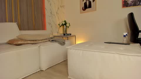 Abril online show from 10, 3, 2026