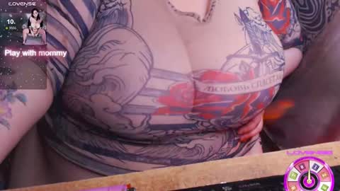 Snapshot of _ellybelly_ chatting on 9, 9, 2025 LIsa online show from 9, 9, 2025