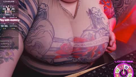 Snapshot of _ellybelly_ chatting on 21, 9, 2025 LIsa online show from 21, 9, 2025