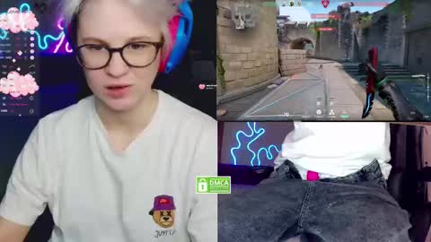 chloue and Gretta online show from 4, 12, 2025