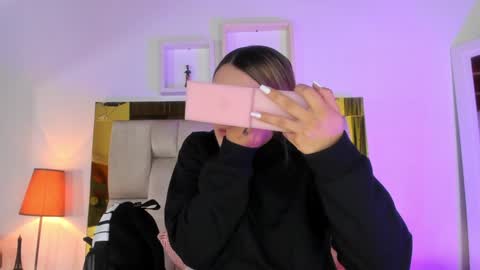 Isabella online show from 15, 1, 2025