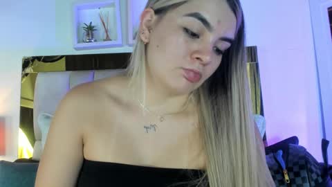 Isabella online show from 11, 9, 2025