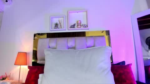 Isabella online show from 17, 9, 2025