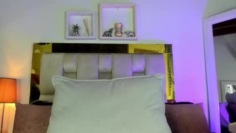 Isabella online show from 10, 10, 2025