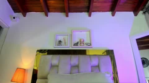 Isabella online show from 19, 10, 2025