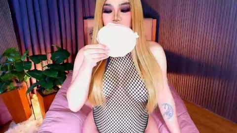 _empressvalerie_ online show from 4, 6, 2026