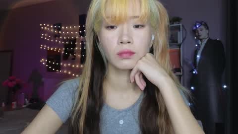 Snapshot of _eve____ chatting on 22, 11, 2025 EveEva online show from 22, 11, 2025