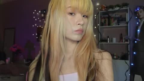 Snapshot of _eve____ chatting on 26, 11, 2025 EveEva online show from 26, 11, 2025