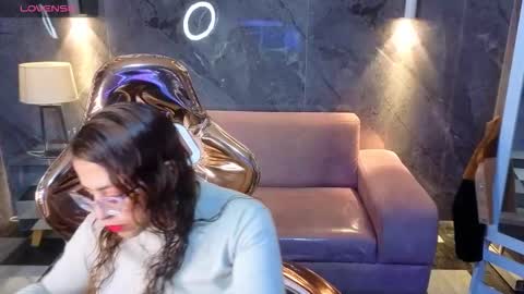 Snapshot of _evoni_b chatting on 27, 10, 2025 evoni online show from 27, 10, 2025