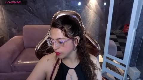 Snapshot of _evoni_b chatting on 6, 11, 2025 evoni online show from 6, 11, 2025