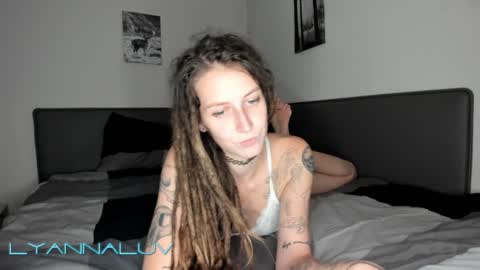 Snapshot of _fuckinparadise chatting on 4, 1, 2025 Lyanna and Derek online show from 4, 1, 2025