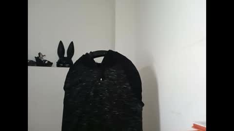 Mia-foster online show from 3, 2, 2025