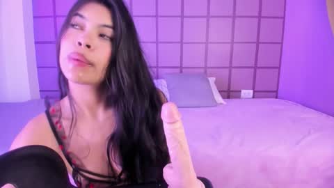 Snapshot of _giamonroe chatting on 21, 11, 2025 Gia online show from 21, 11, 2025