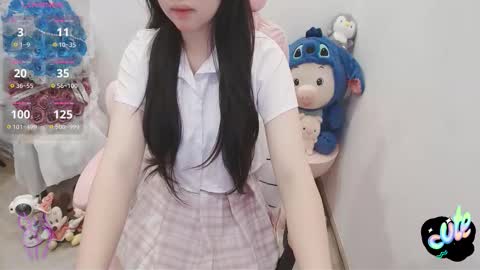 Snapshot of _girlcute_ chatting on 28, 9, 2025 Anna online show from 28, 9, 2025