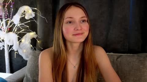 Snapshot of _green_green_ chatting on 13, 1, 2025 Milly online show from 13, 1, 2025